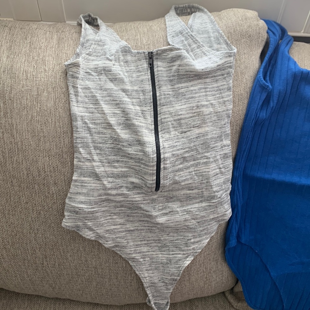 4 bodysuits bundle